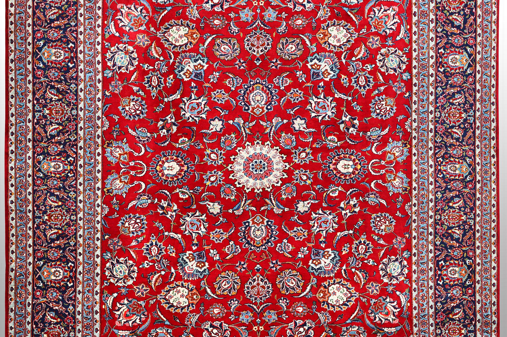 A carpet, Kashan, ca 380 x 280 cm.
