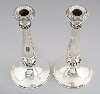 LJUSSTAKAR, 1 par, silver, Wien 1840. Vikt ca 434 gram.