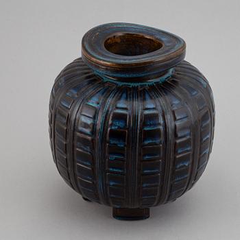 Wilhelm Kåge, a "Farsta" stoneware jar, Gustavsberg studio, Sweden 1952.