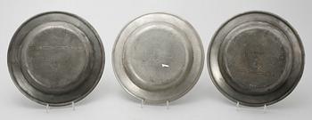 TALLRIKAR, 3 st, tenn, 1700-tal.