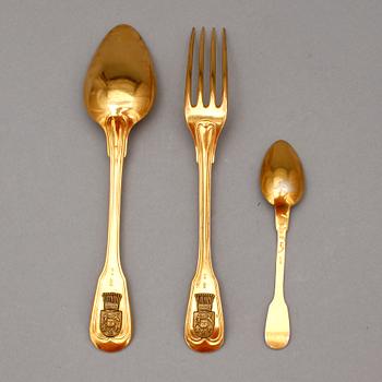 BESTICKSERVISDELAR, 28 st, förgylld metall, bla Christofle, Frankrike, tidigt 1900-tal.