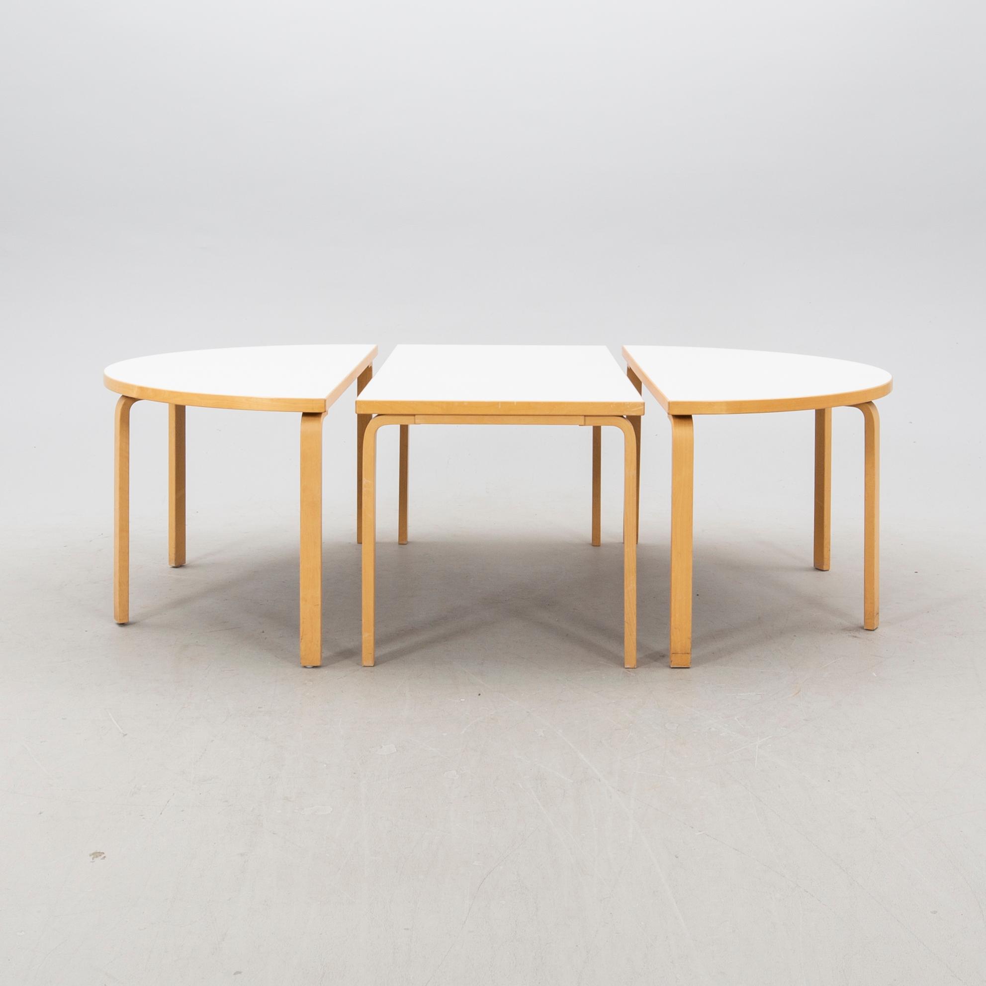 Alvar Aalto, bord modellnr 81a samt 95 Finland 2000-tal.