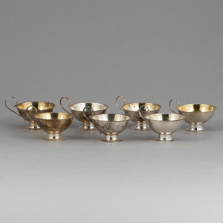 PARTI SILVER, bl a Johan Petter Grönwall, Stockholm 1826. Total vikt ca 700 gram.