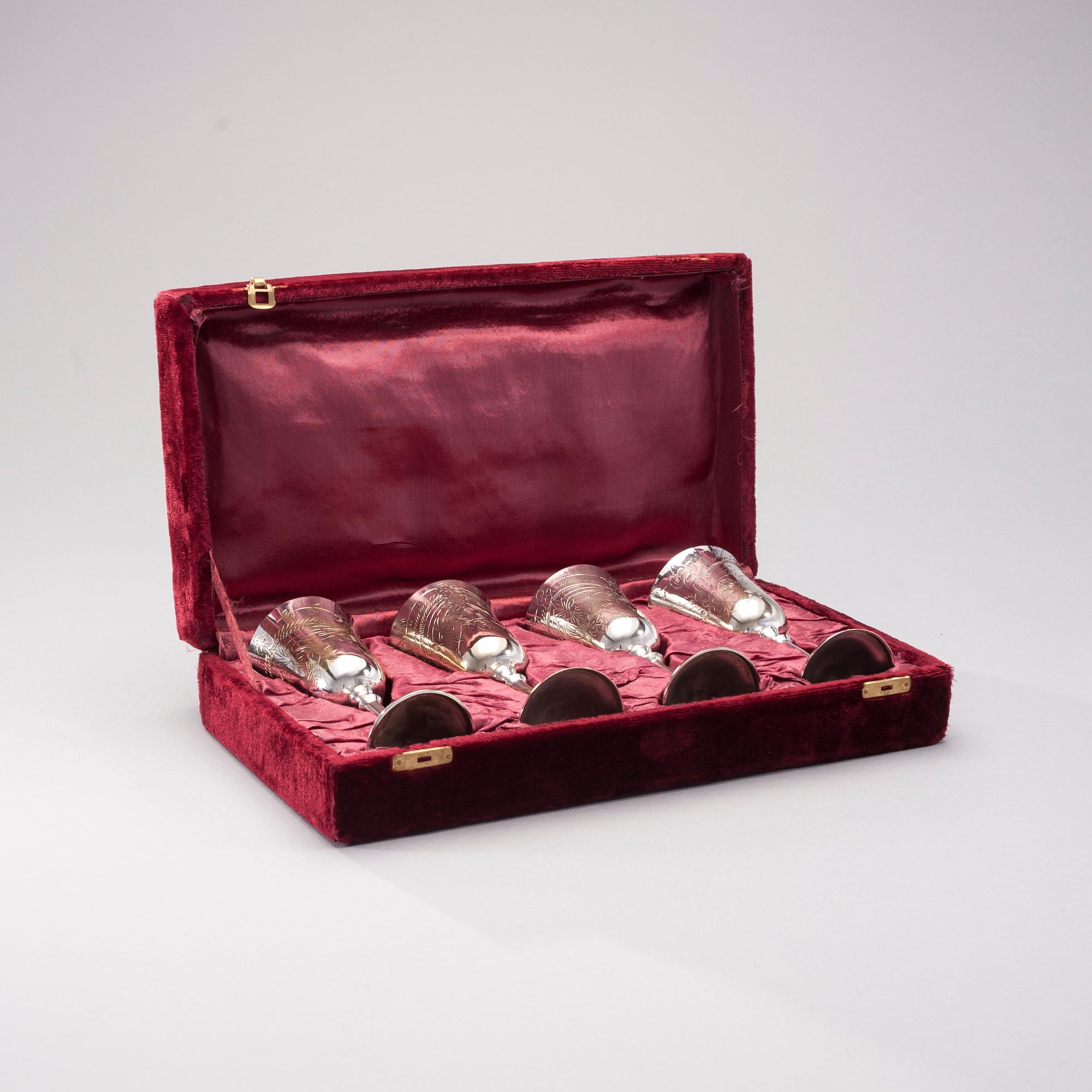 BÄGARE, 4 st, nysilver, troligen England 1900-tal.