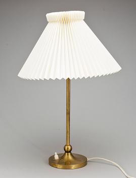 BORDSLAMPA, mässing, modell 2569, Josef Frank, Firma Svenskt Tenn, 1900-tal.