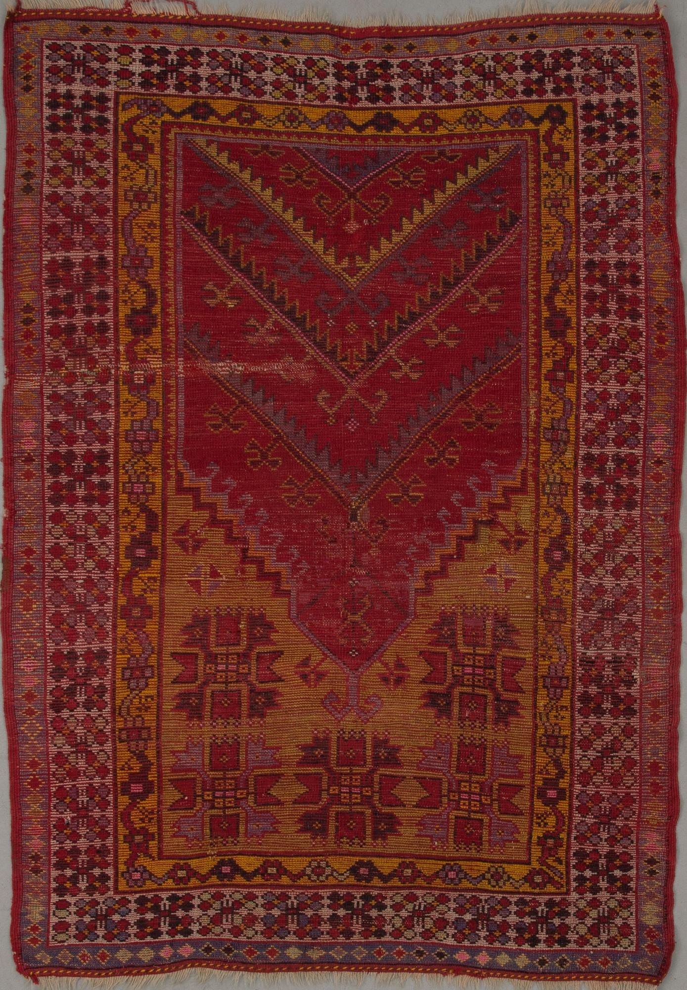 BÖNEMATTA, antik. Ca 146x102 cm.