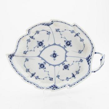 Service 52 dlr "Musselmalet" riflet, half and full lace Royal Copenhagen Denmark porcelain.