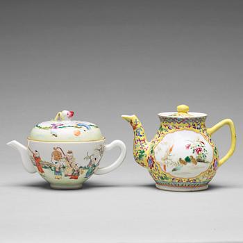 Two Chinese famille rose tea pots, late Qing dynasty, circa 1900.