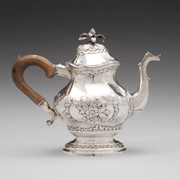 A Swedish 18th century silver tea-pot, mark of Magnus Myhrman, Åmål 1777.