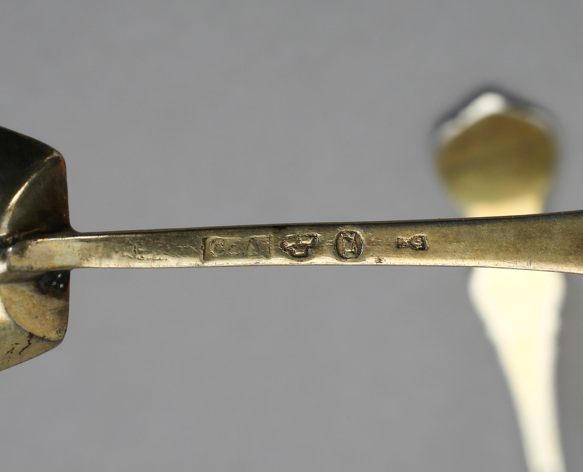 SKEDAR, saltskyfflar, silver, 6 st. vikt 4,9 gram, bl a 1852.