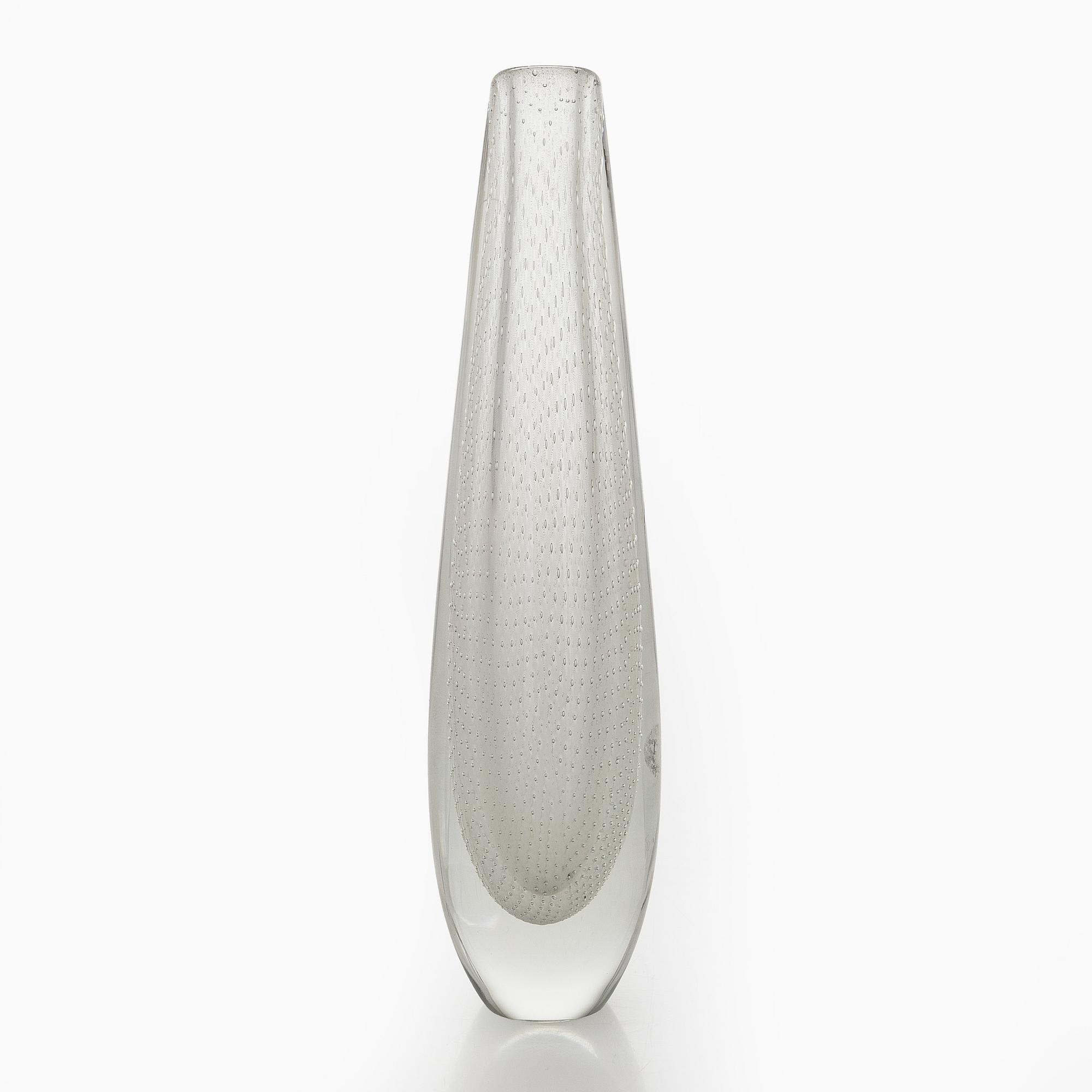 Gunnel Nyman, vas, modell "GN 31", signerad G. Nyman Nuutajärvi Notsjö. Formgiven 1947.