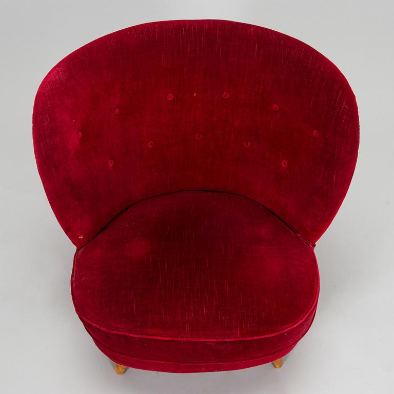 A mid-20th century armchair.