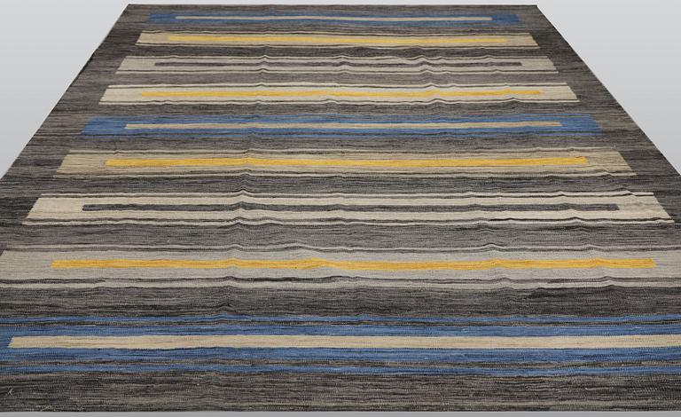 Matta, Kelim, modern design, ca 299 x 255 cm.