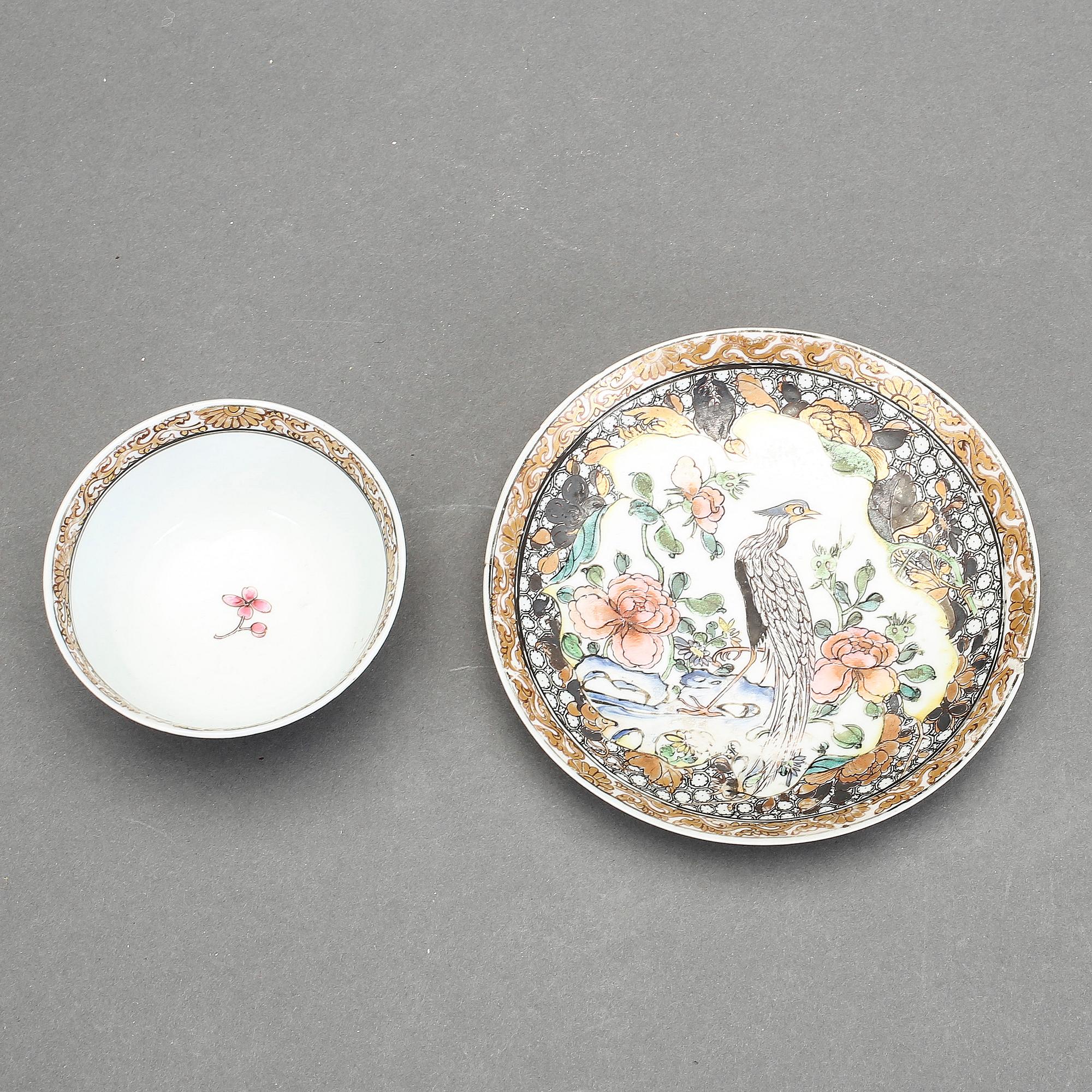 KOPP MED FAT, porslin, Kina, 1700-tal.