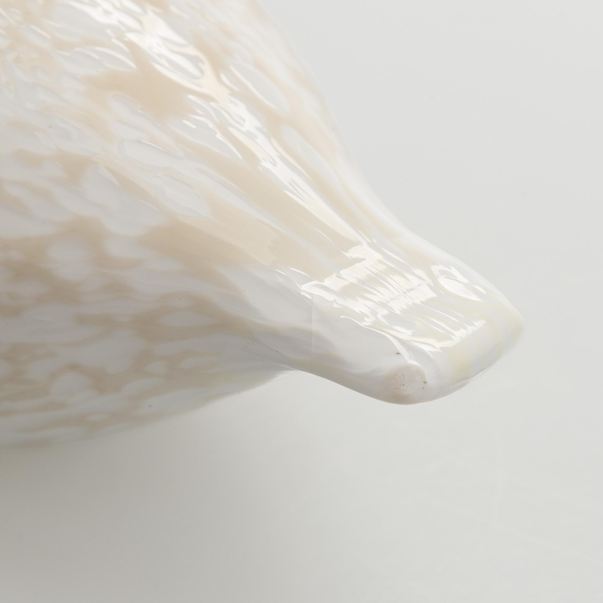 Oiva Toikka, A set of three glass birds, signed O. Toikka Iittala, Finland.