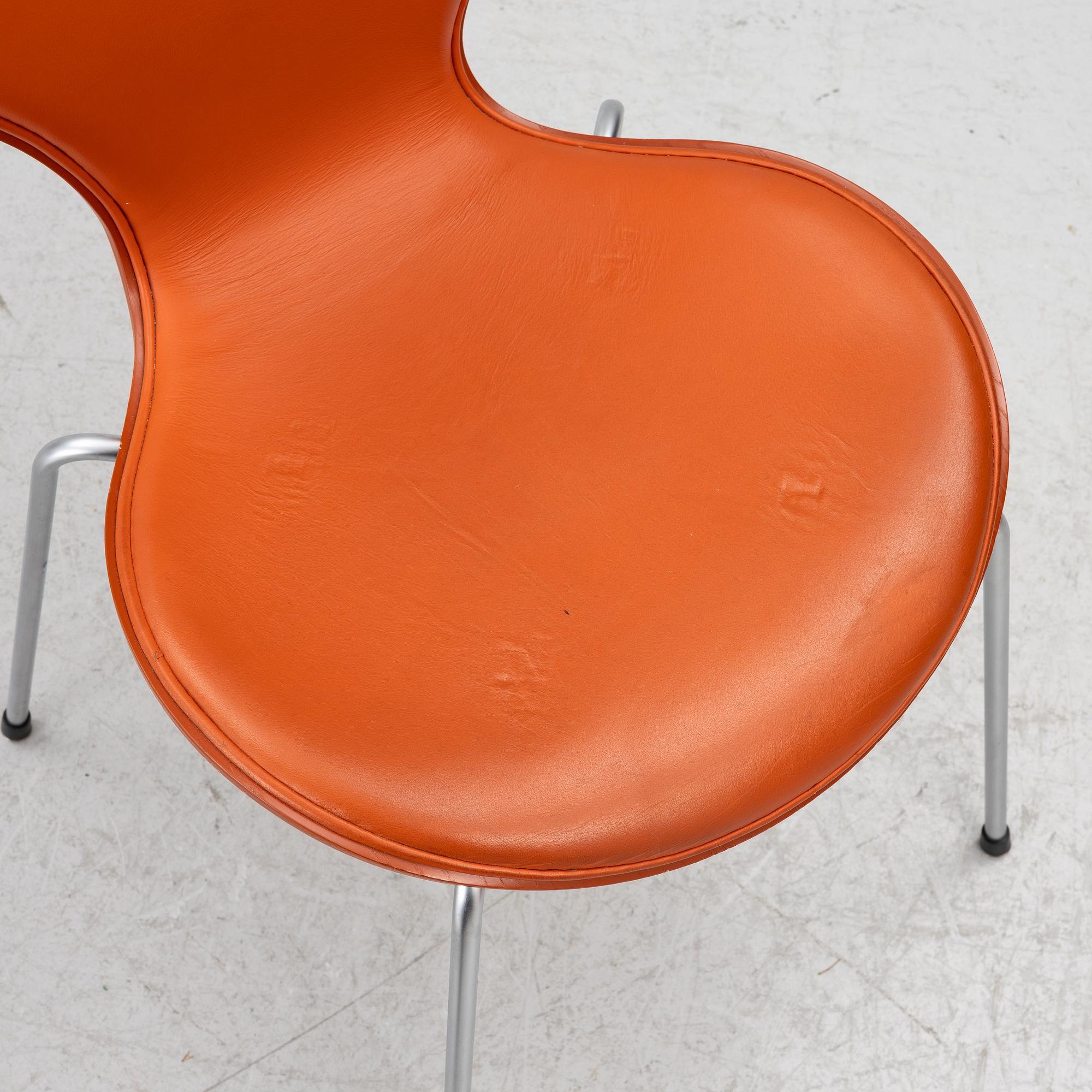 Arne Jacobsen, Set of 4 chairs, “Series 7”, Fritz Hansen, 2003.