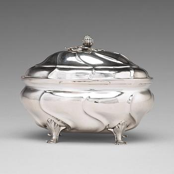 124. A Swedish 18th century silver sugar-casket, mark of Andreas Öhrman, Stockholm 1769.