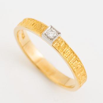 Björn Weckström, Ring, 18K gold with a round brilliant-cut diamond, Finland 1978. By Lapponia.