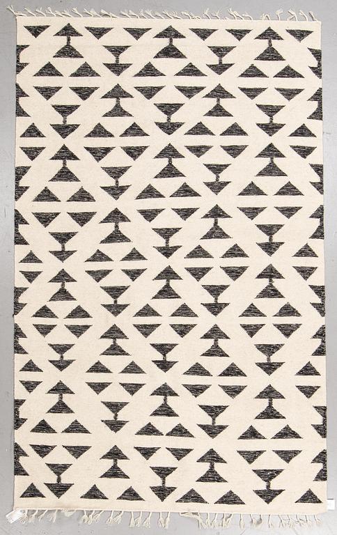 Matta, slätväv, ca 270 x 170 cm.