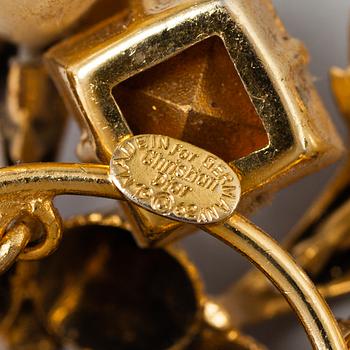 A brosch by Christian Dior, 1962.