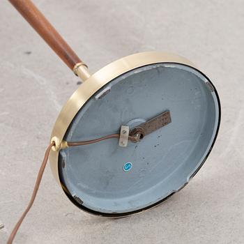 Golvlampa, modell 143, AB Armaturhantverk, Göteborg, 1900-talets mitt.