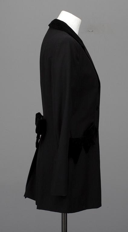 KAVAJ, Moschino.