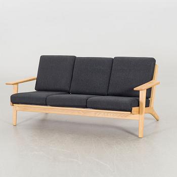 HANS J WEGNER, soffa modell GE 290/3, 2000-tal.