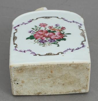 TEDOSA, porslin, Qingdynastin Qianlong 1736-95.