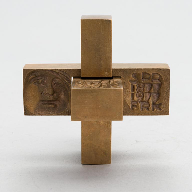 Laila Pullinen, sculpture/medal, bronze, signed LP, numbered 2291.