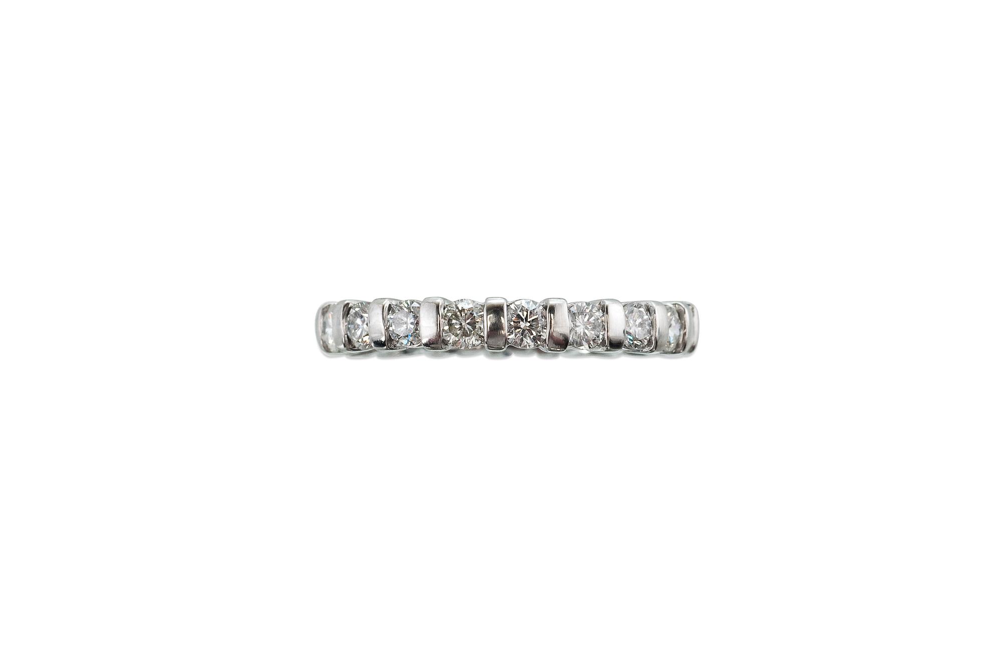 ALLIANSRING, Palladium, 19 st briljantslipade diamanter ca 1,66 ct totalt. Vikt ca 4,0 g.