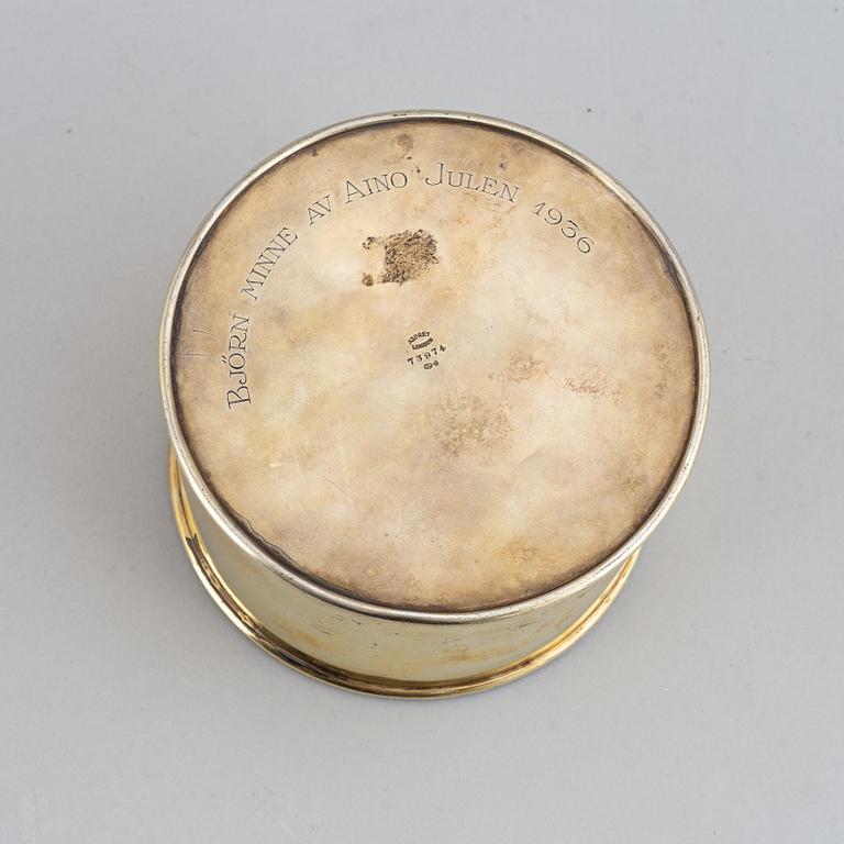 Asprey & Co Ltd, a gilt silver box, London 1917 and with swedish import marks.