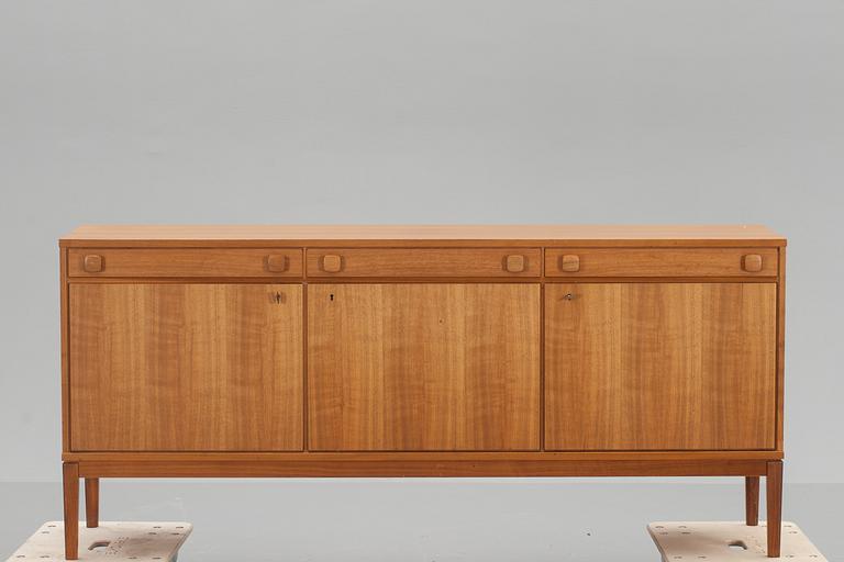 SIDEBOARD, Ulferts, Tibro, 1900-talets andra hälft.