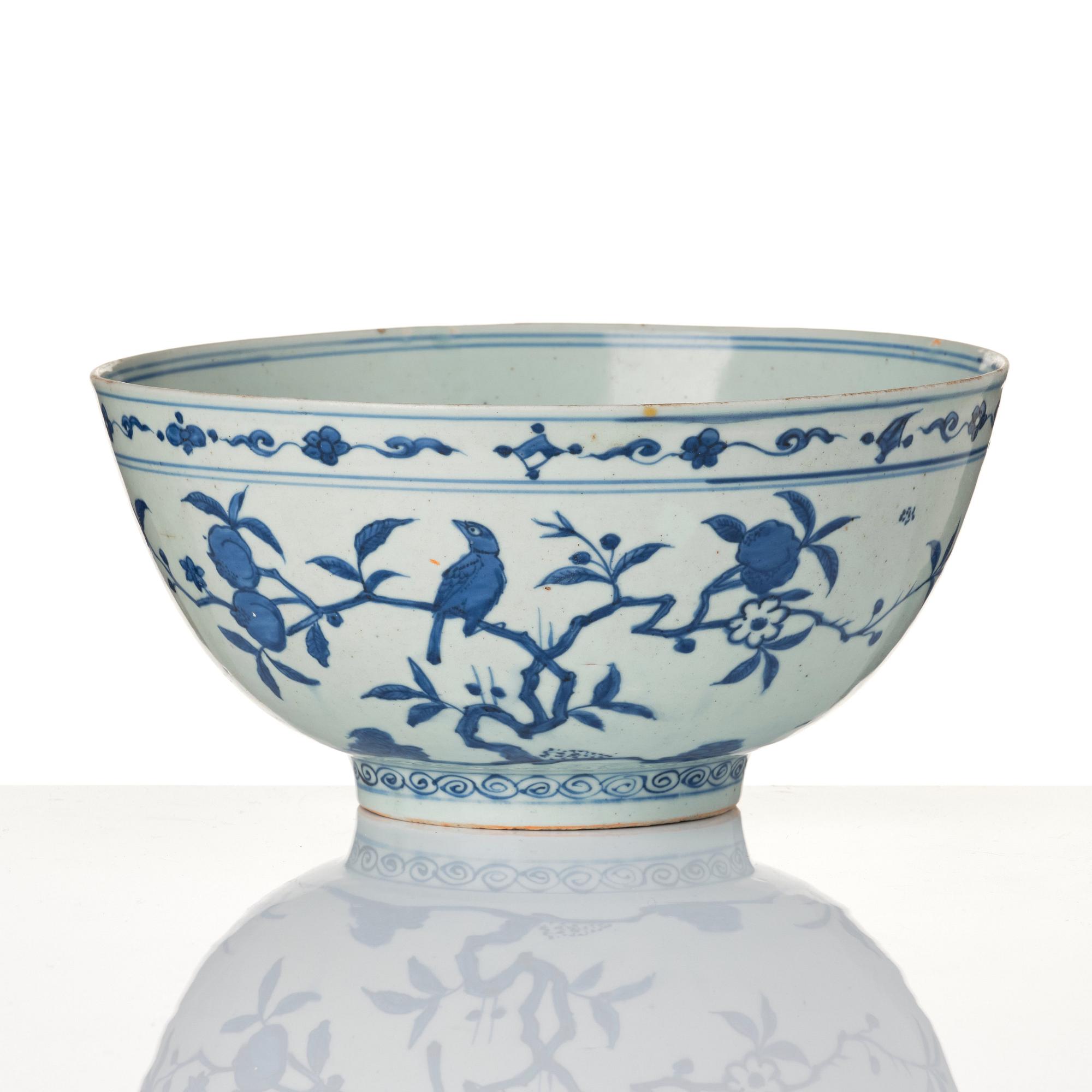 A large blue and white bowl, Ming dynasty (1368-1644).