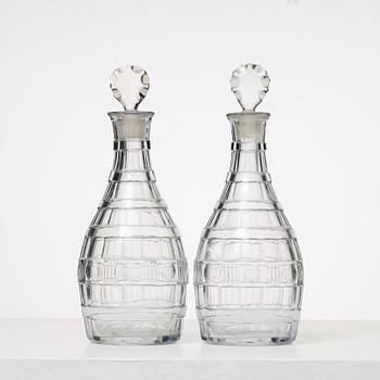 KARAFFER, ett par, glas, 1800-tal.