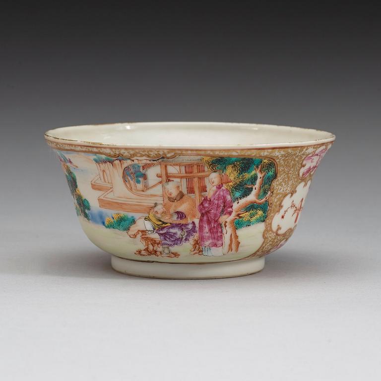 A famille rose figure scen bowl, Qing dynasty Qianlong (1736-95).