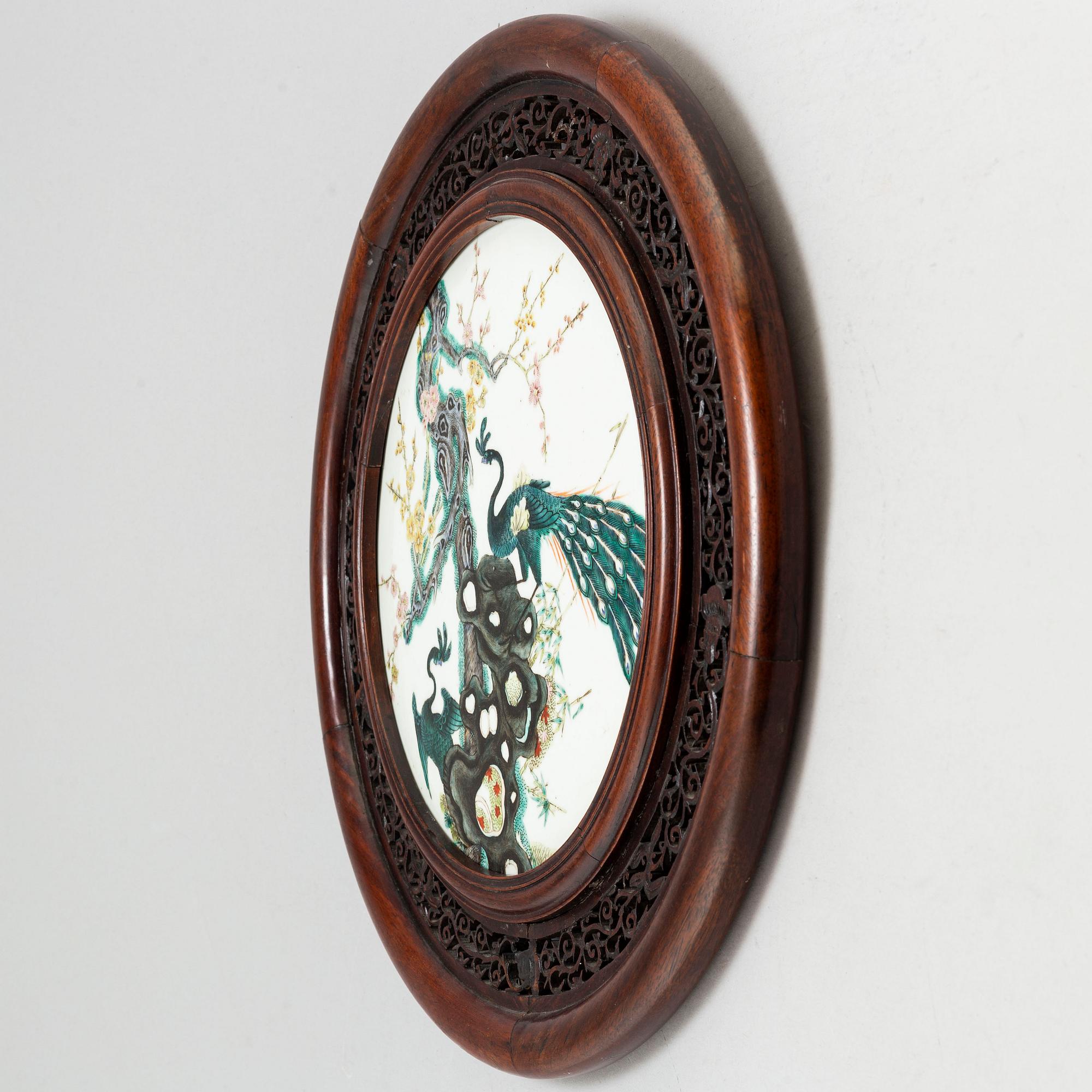 A Chinese famille rose porcelain placquer, 20th century.