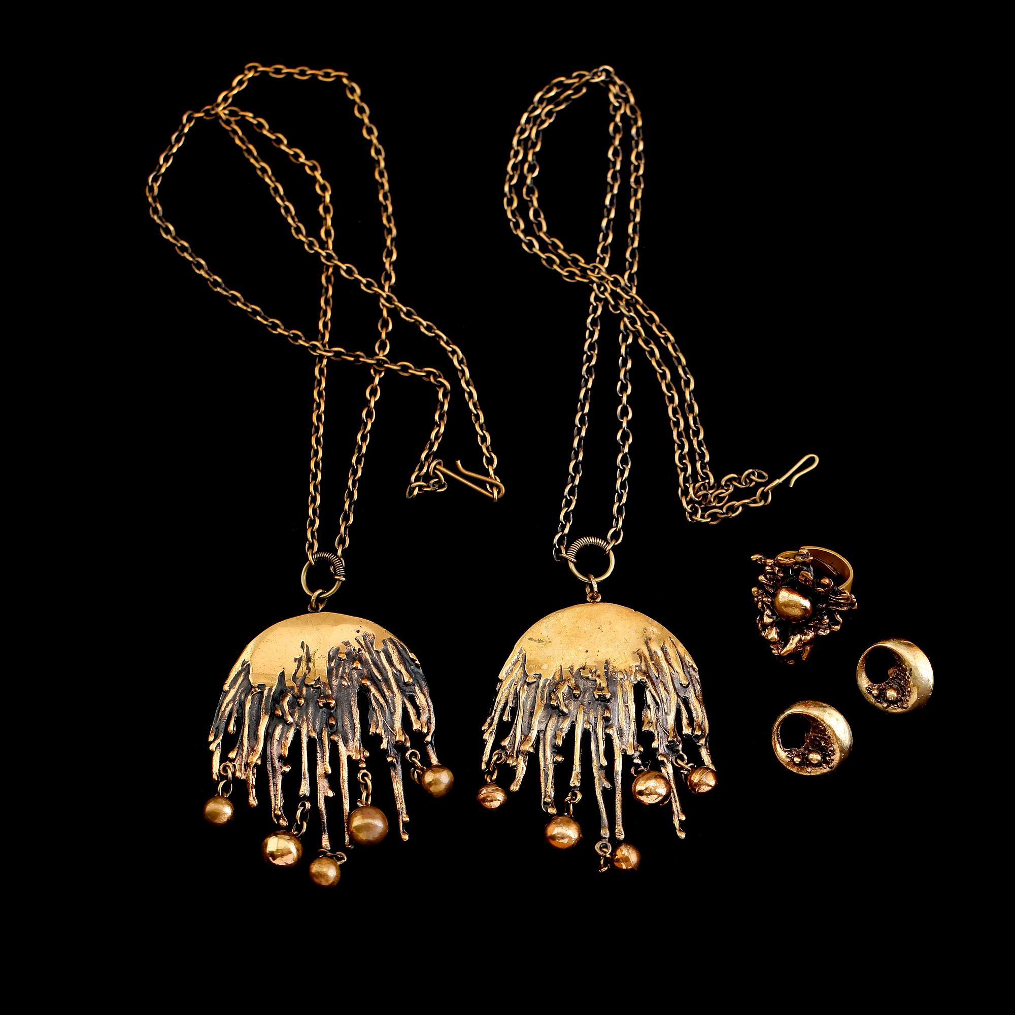 SMYCKEN, 4 st, patinerad brons, Pentti Sarpaneva, Kalevala, Finland, 1900-talets andra hälft.