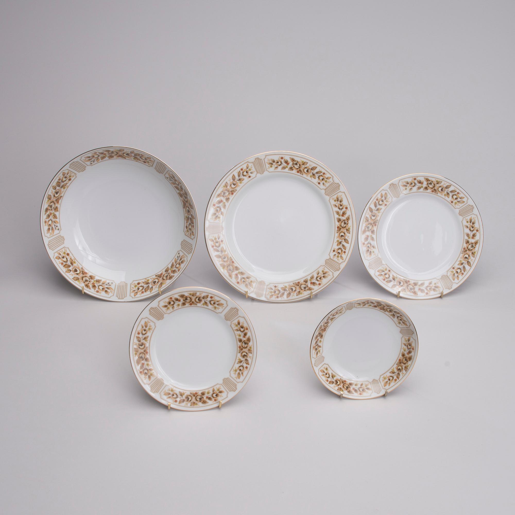 SERVIS, ca 66 delar, "Sone" porslin, Japan 1900-tal.