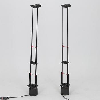 Richard Sapper, pöytävalaisinpari, "Tizio", Artemide, Italia.