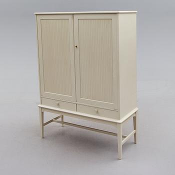 KLÄDSKÅP, gustaviansk stil, Svante Skogh, 1900-talets andra hälft.