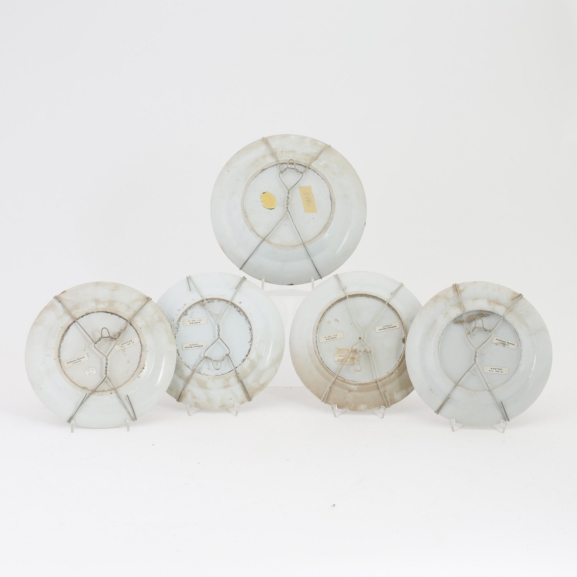 Five Chinese plates (4+1), Canton, mid 19th Century.