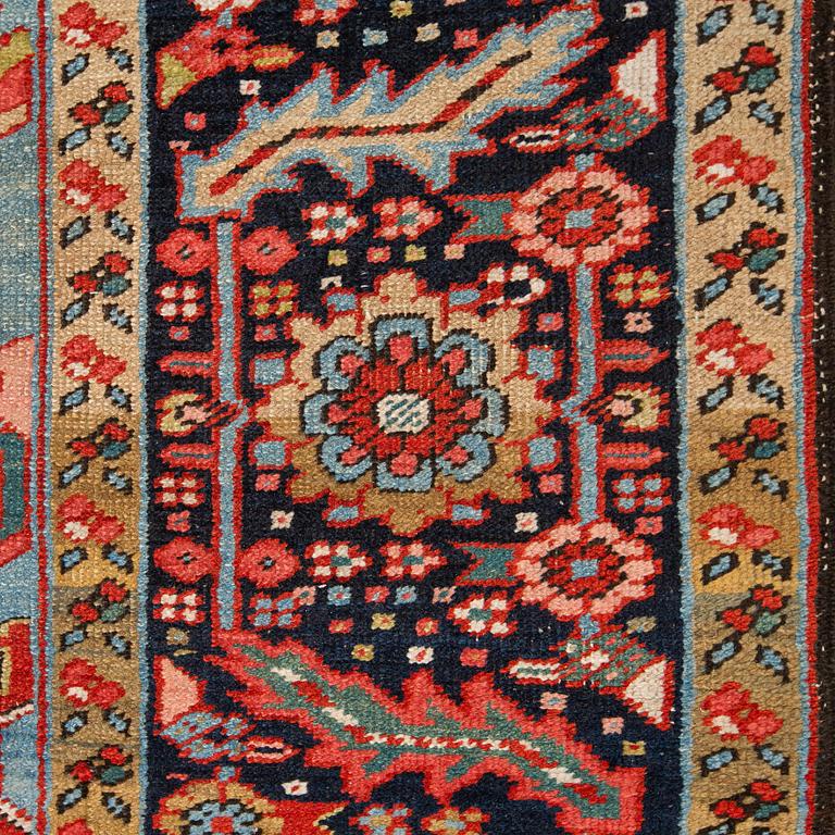 MATTA, semiantik Heris, ca 362-373 x 267-274 cm.
