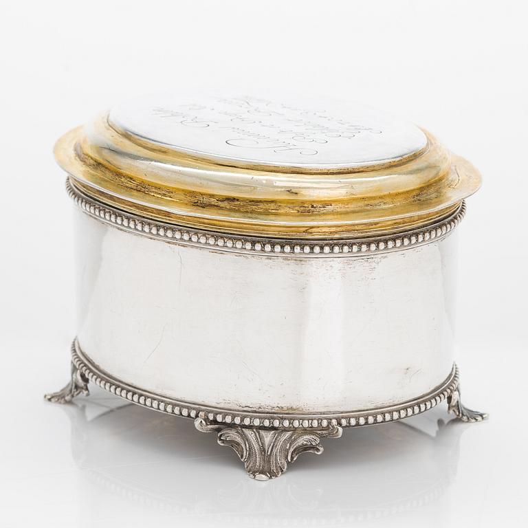 A late 18th-century parcel-gilt silver box, maker's mark of Henrik Frodell, Stockholm 1789.