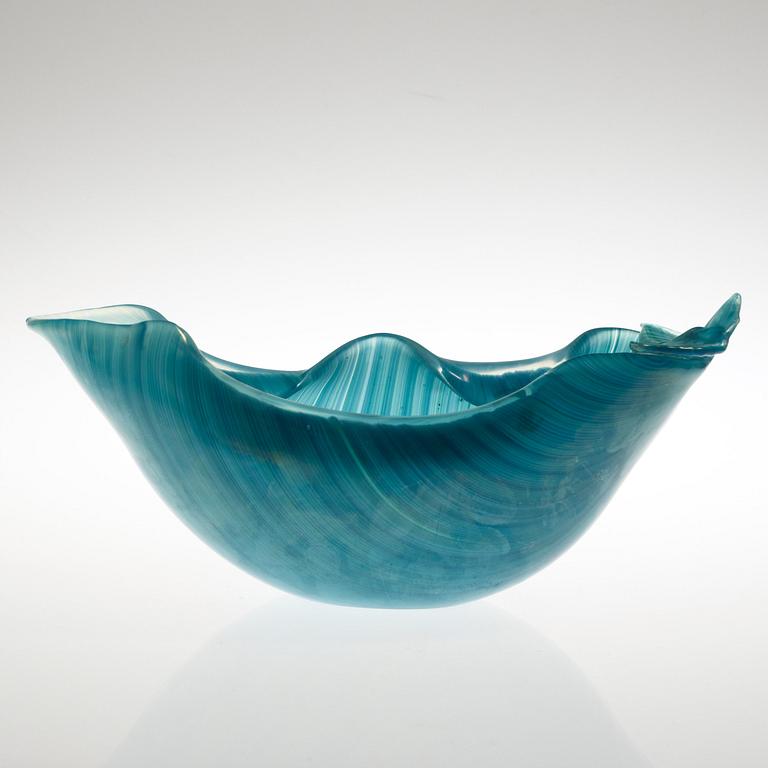 A Tyra Lundgren glass bowl, Venini, Murano, Italy 1930's-40's.