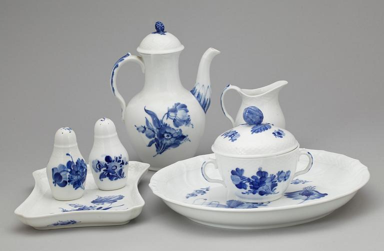KAFFESERVIS, 6 delar, porslin, "Blå Blomst", Royal Copenhagen, 1900-talets andra hälft.