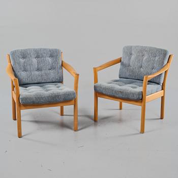 KARMSTOLAR, ett par, Engström & Myrstrand, Skaraborgs möbelindustri, 1900-talets andra hälft.