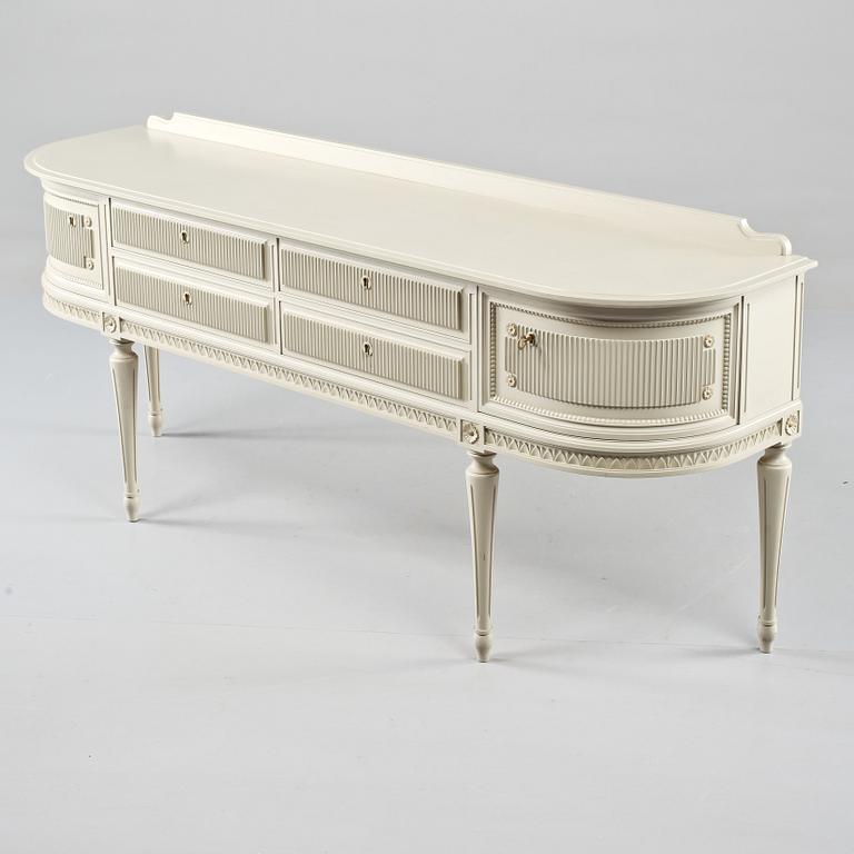 SIDEBOARD, gustaviansk stil, 1900-talets andra hälft.
