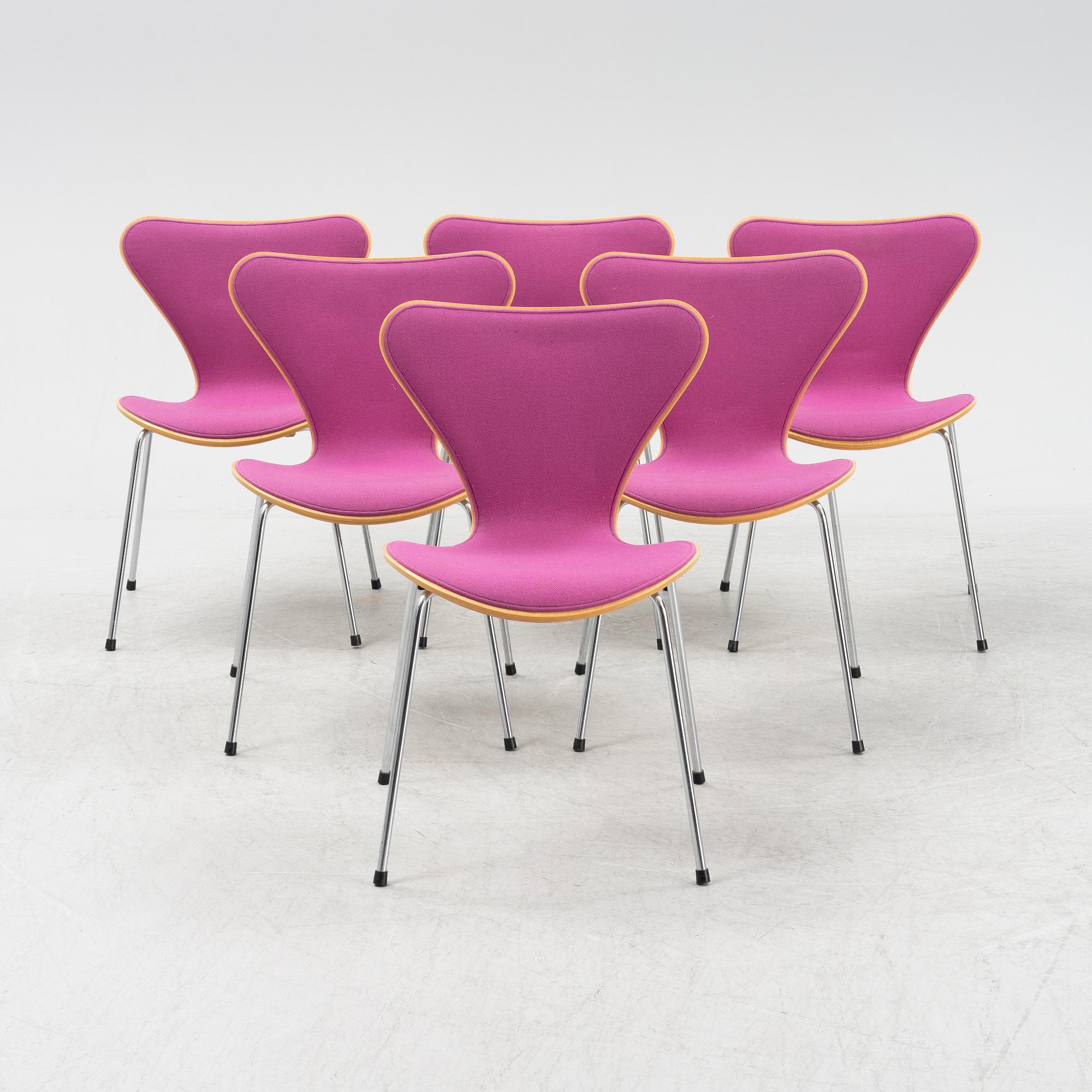 Arne Jacobsen, stolar, 6 st, "Sjuan", Fritz Hansen, Danmark, daterade 1991.