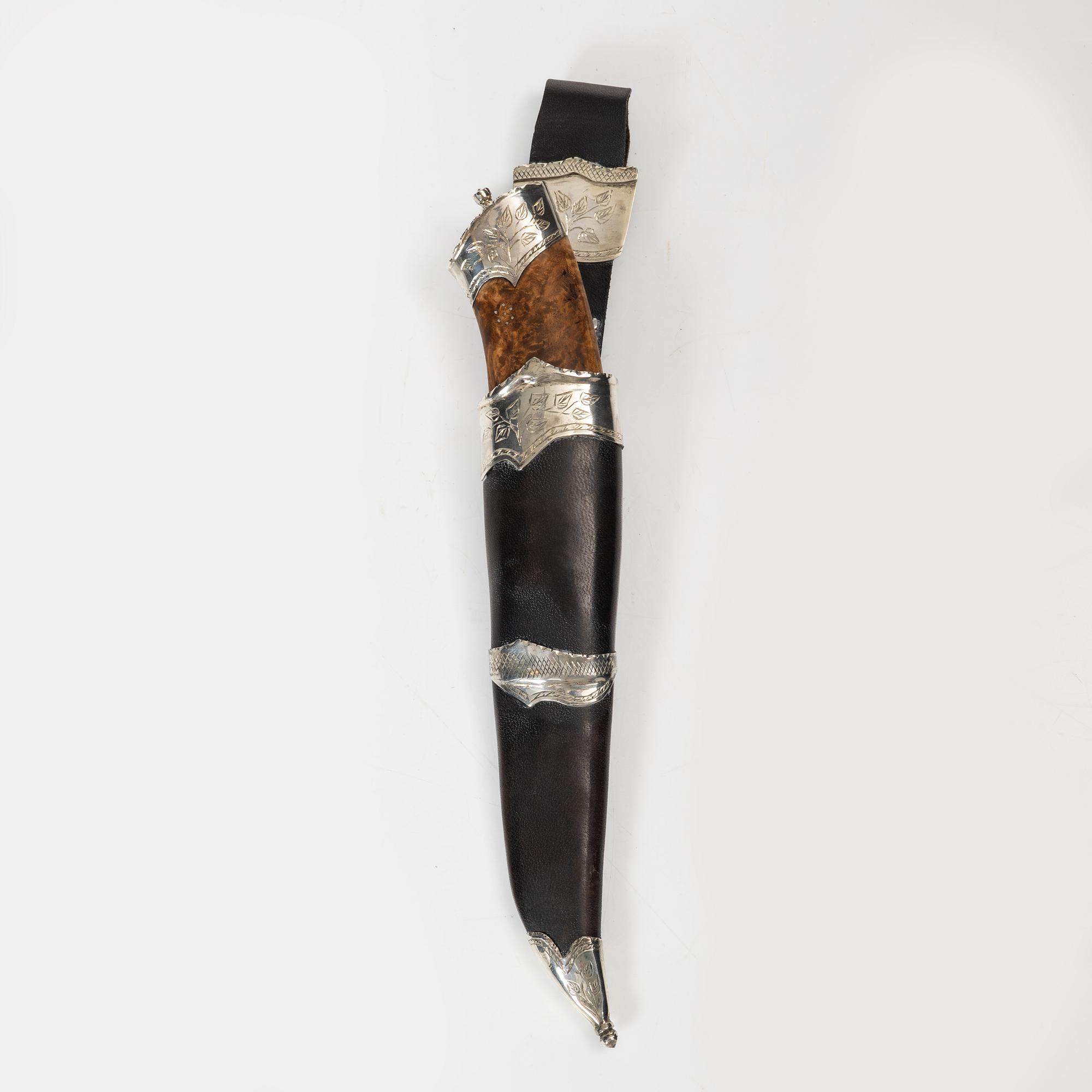 Knife-Jocke (Jan Olsson), Sörböle, knife in sheath, signed.