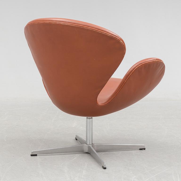 A 1988 Danish 'Swan' chair for Fritz Hansen.